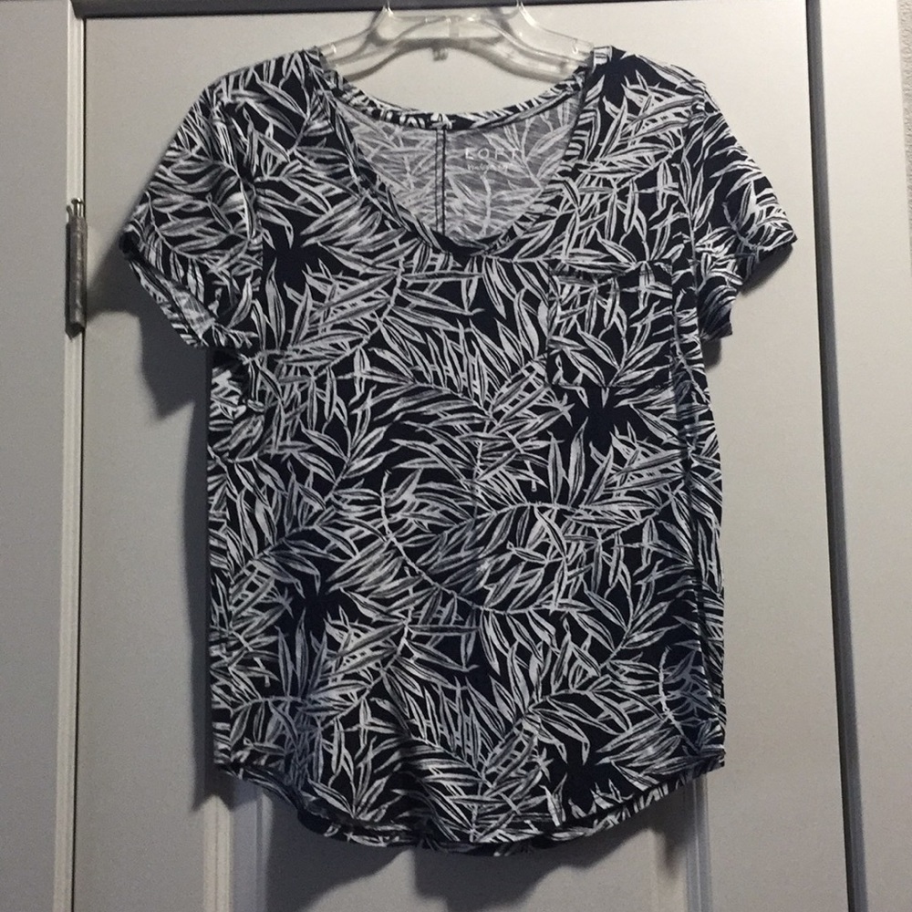 Loft brand vintage soft tee size small. Palm trees